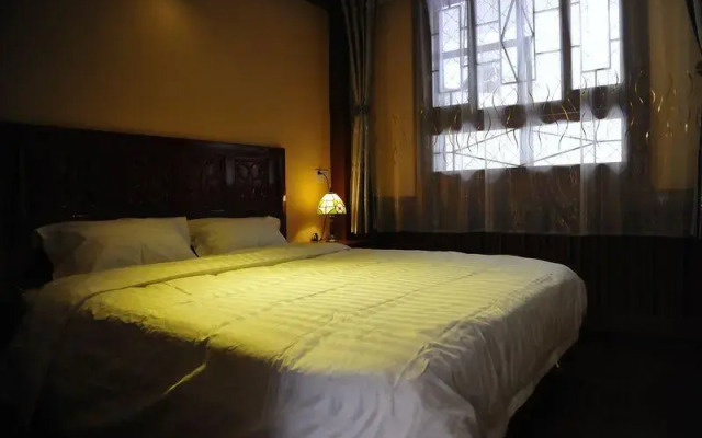 Ruo Chujian Youth Hostel