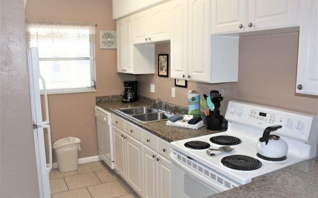 Jamaica Royale - 090 - 2 Br Condo