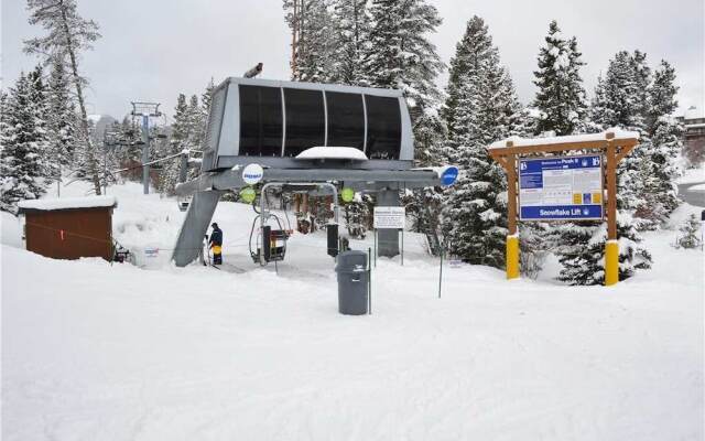 Riverbend Lodge Unit 120 by RedAwning