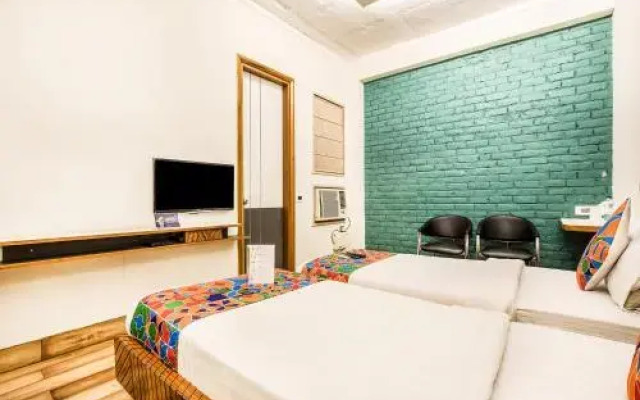 FabHotel Sai Village Sushant Lok
