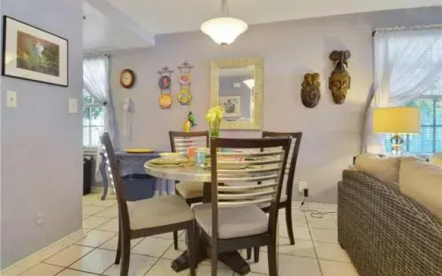 Lavender Jungle (Condo)