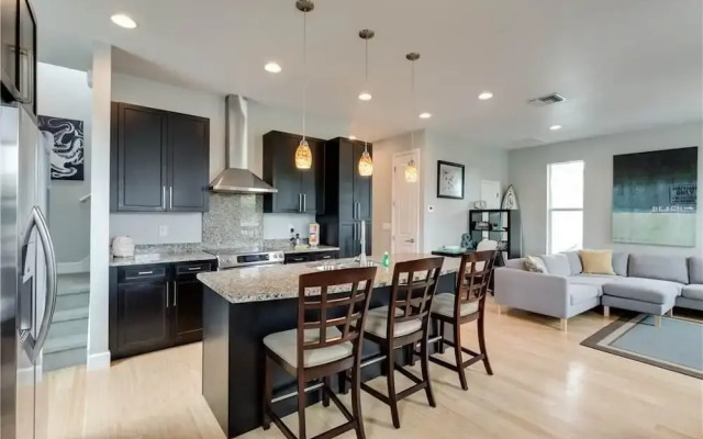 Miramar Beach House - Four Bedroom Home
