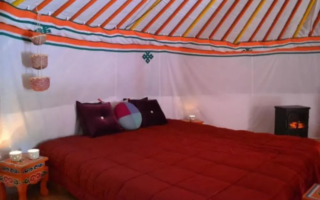 Camping Domaine Provencal - Yourtes