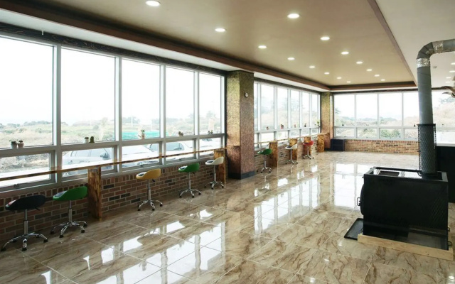Jeju Amor House Hostel