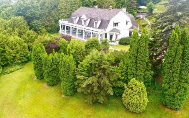 241 - La Côte Fleurie - Les Immeubles Charlevoix