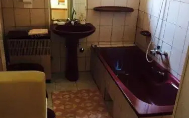 Radnóti Home