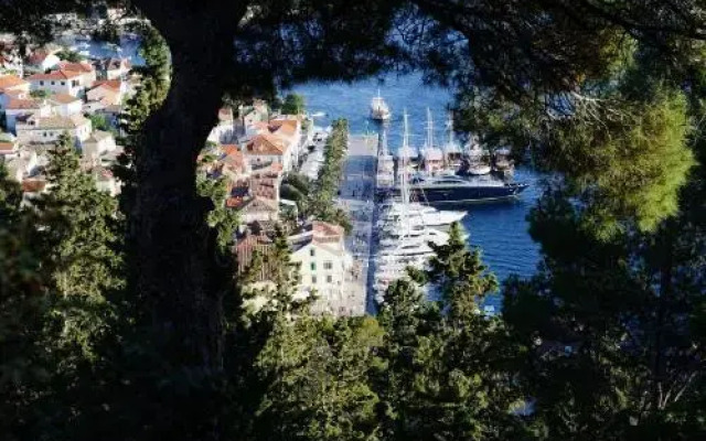 Apartments Sea Breeze
