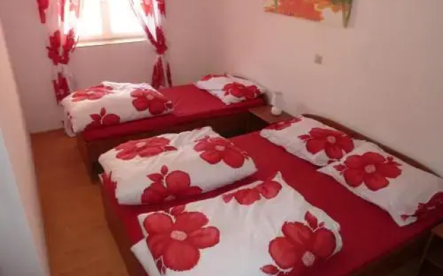 Apartments with private pool near the beach with private parking - Hrvoje Nin