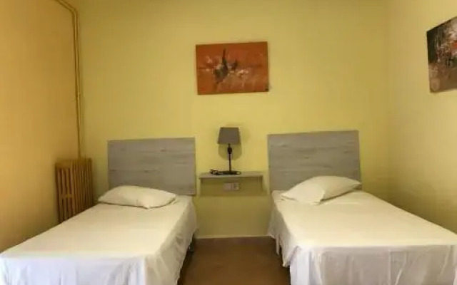 Hostal Restaurant Casa Comaulis