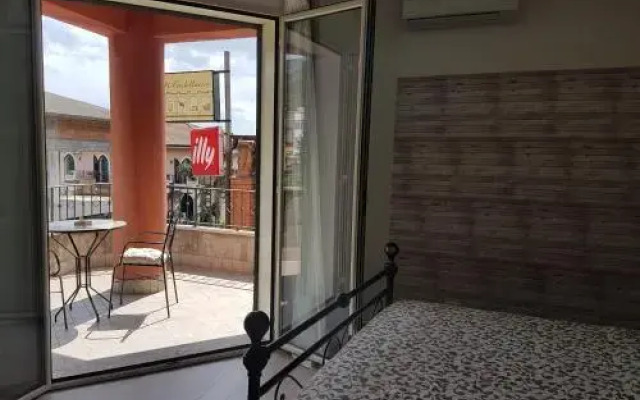 La Porta Dell'alcantara