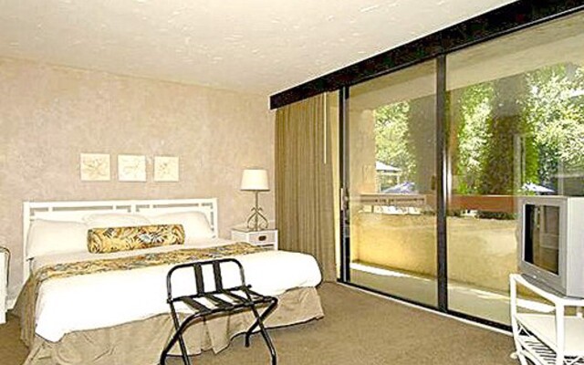 Sea Crest Surf & Racquet Club