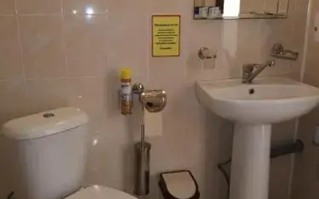 Apart-Hotel "Family House"