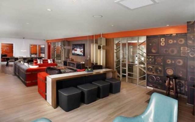 Global Luxury Suites at Studio City
