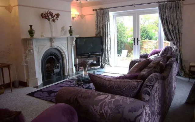 Pinetrees Bed & Breakfast