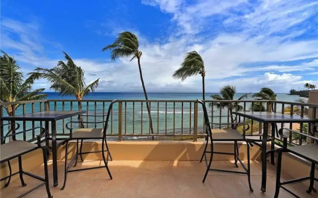 Paki Maui 421 by RedAwning