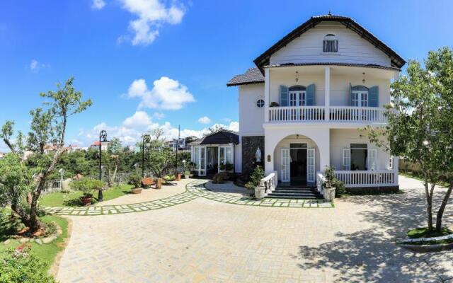 Calla Lily Villa Hotel