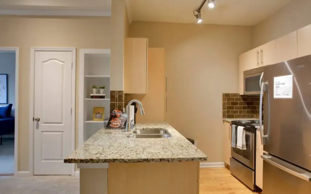 Spacious 2BR Apt in South End