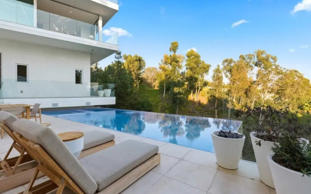 Contemporary Villa