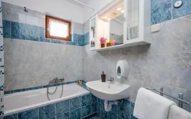Rooms Ladonja