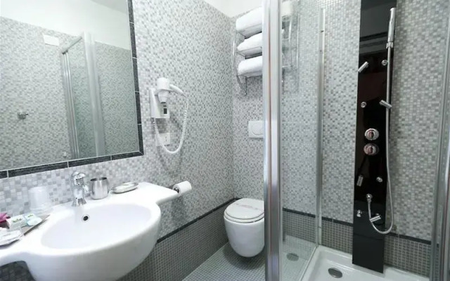 Frattina Family Romantic Superior Suite