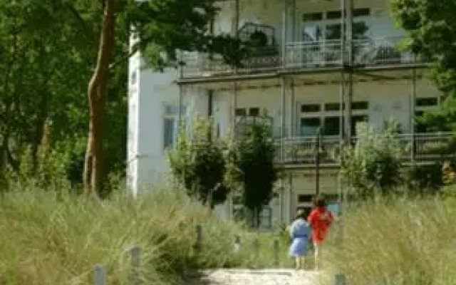 Villa Stranddistel by Rujana