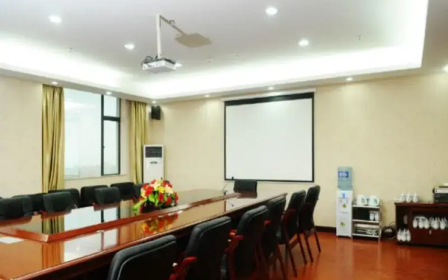 Yinhua Business Hotel (Zhuhai International Convention Center)