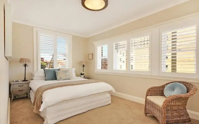 The Apartment Service CRES5