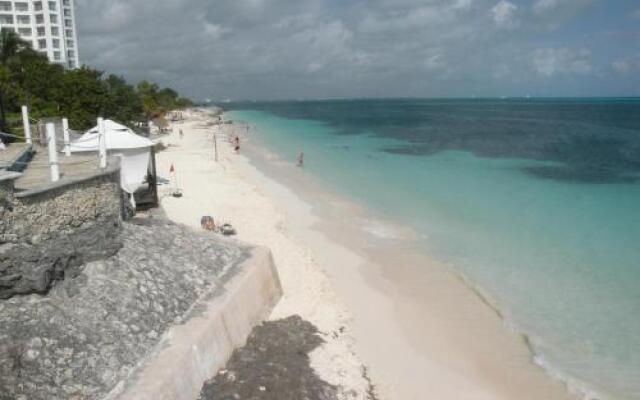 Cancun Beach Hideaway