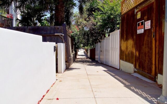 Quintessential Venice Beach Condo