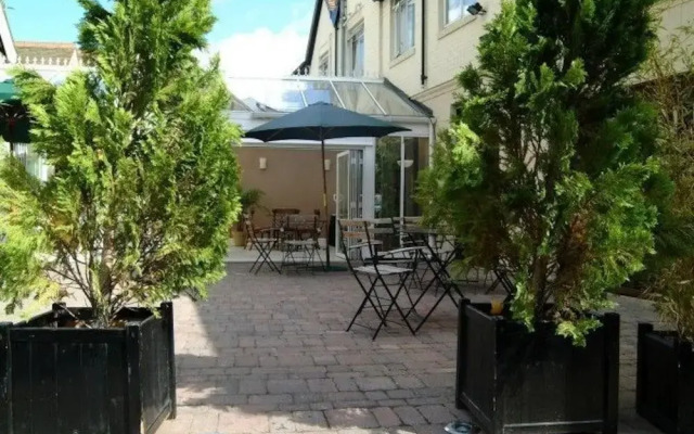 Drake Manor Inn