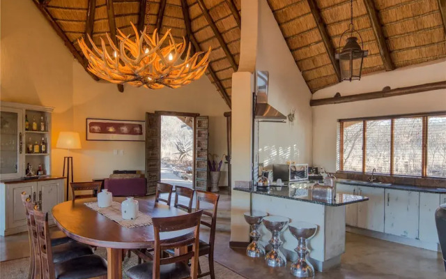Royal Madikwe Luxury Safari Lodge