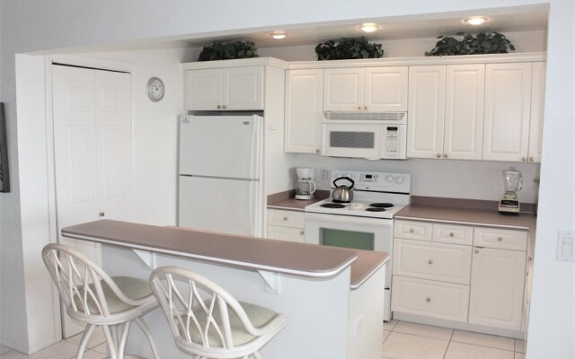 Jamaica Royale 602 - 2 Br Condo