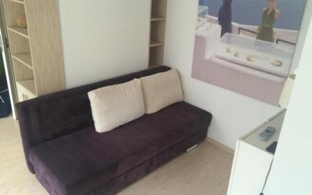 Yellow House Lodging