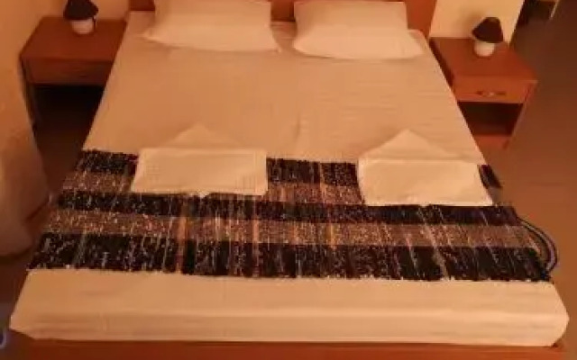 Apart-Hotel "Family House"