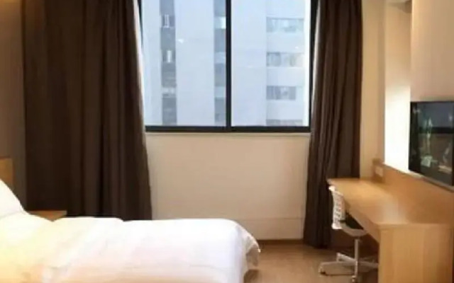 7 Days Premium Xingyi Airport Branch
