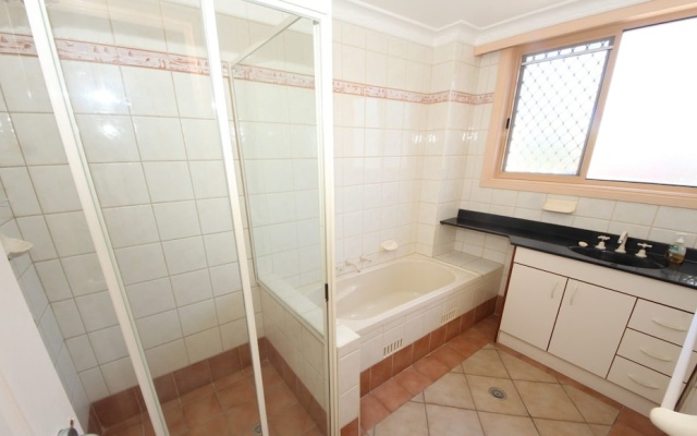 Point Briner Unit No 7 at South West Rocks – Bathroom – South West Rocks