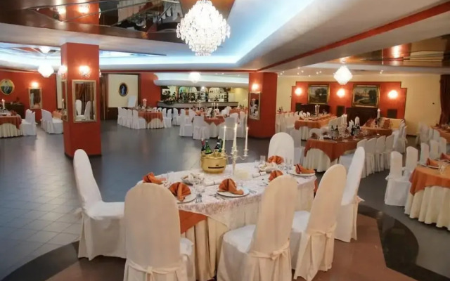 Kristall Palace Hotel