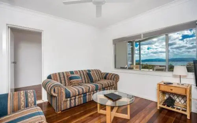 13 Brownell Drive Wategos Beach Beach House
