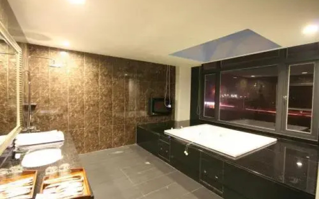 Fairy Tale Sea Motel