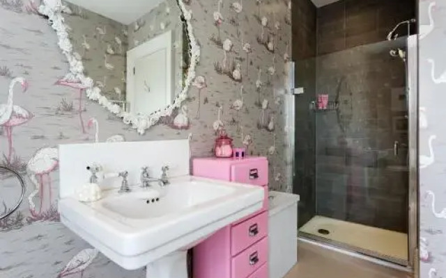 Veeve  Fabulous 4 Bed House On Russell Road Kensington