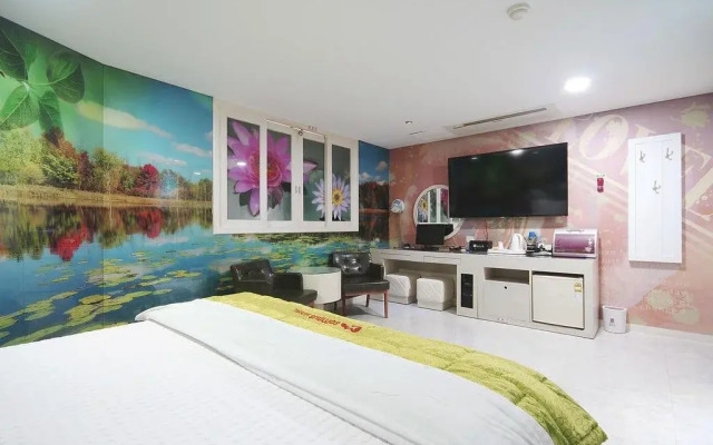 Somnus Motel