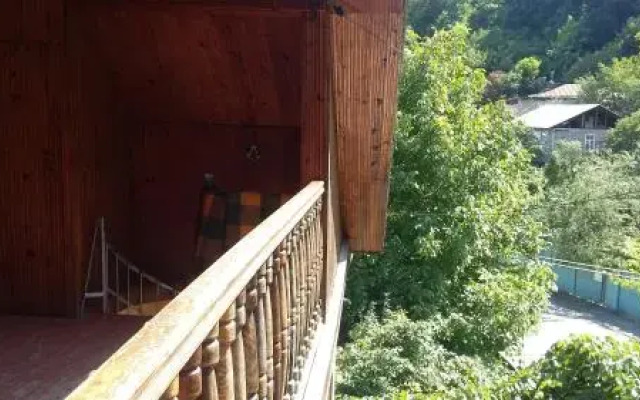 Tolo,s guest house