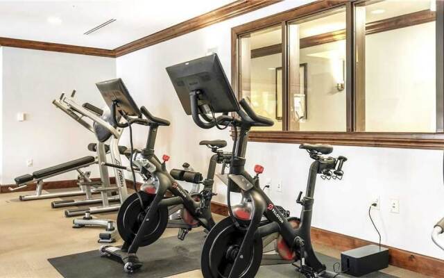 Ritz Carlton Vail #4 4 Br Condo