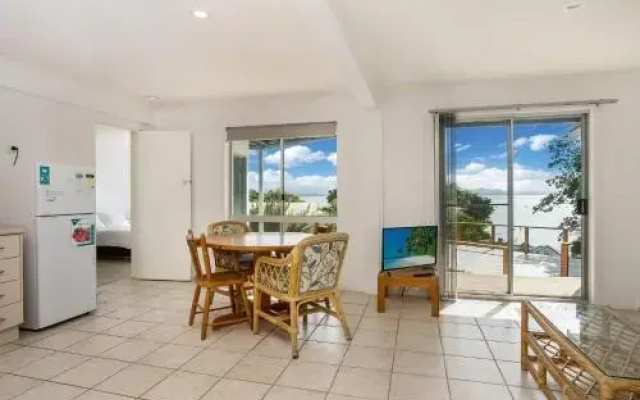 13 Brownell Drive Wategos Beach Beach House
