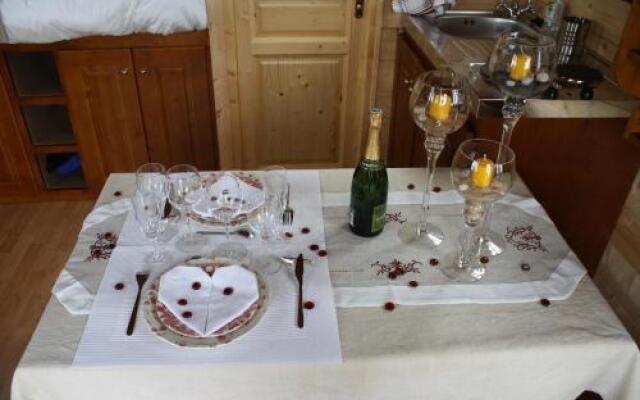 Les Roulottes dEncazeaux