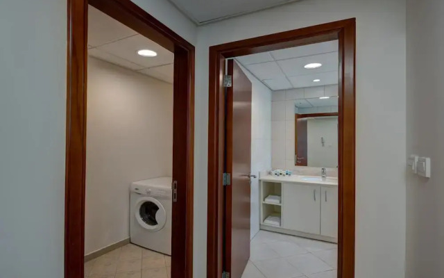 J5 Holiday Homes Studio Motor City