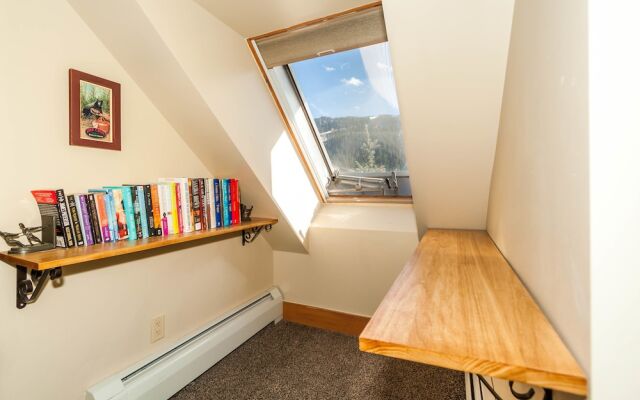 Expedition Station #8633 - 1 Br Condo