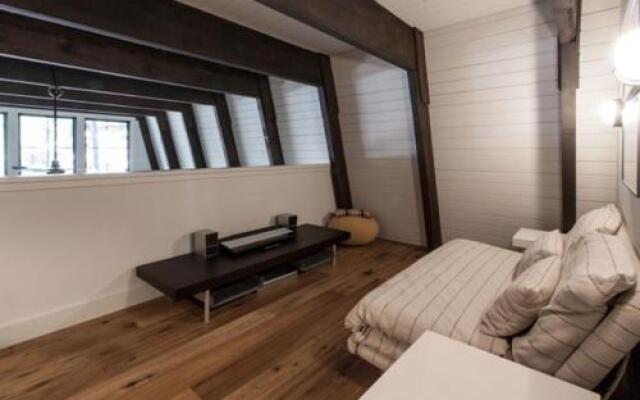 Oliver Pet Friendly Rental by RedAwning