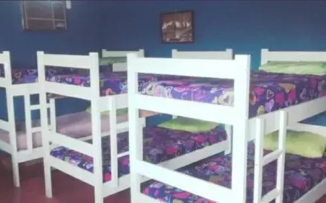UP Whiteblack Hostel