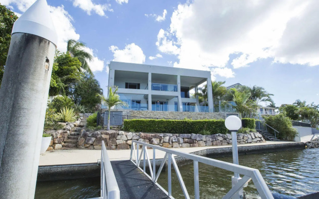 Gold Coast Luxury Waterfront House